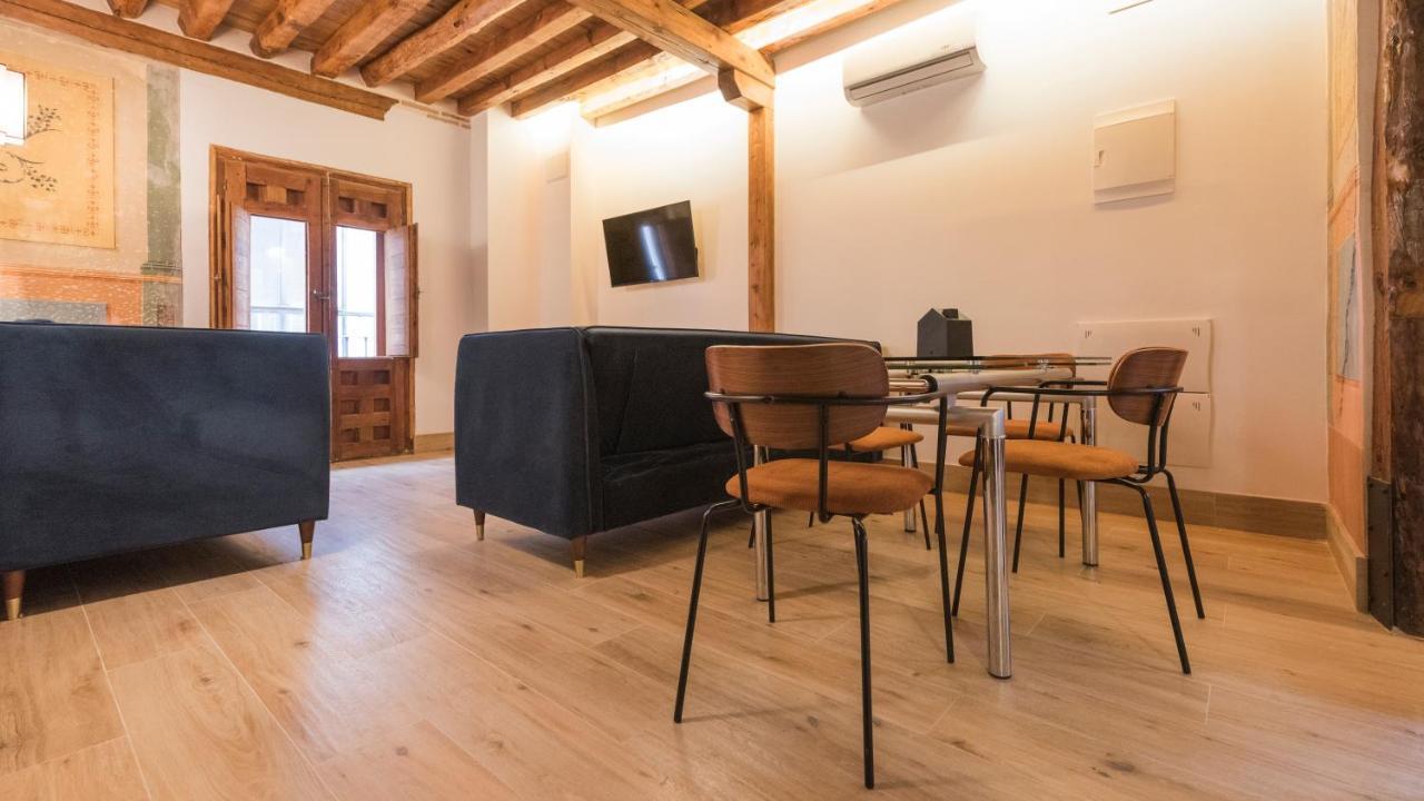 Apartamentos Boutique Pinocho トレド エクステリア 写真